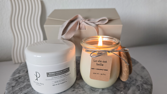 Kleine Spa Geschenkkorb | Selbstpflege-Box | Wellness Hautpflege-Set | Scrub & Kerze