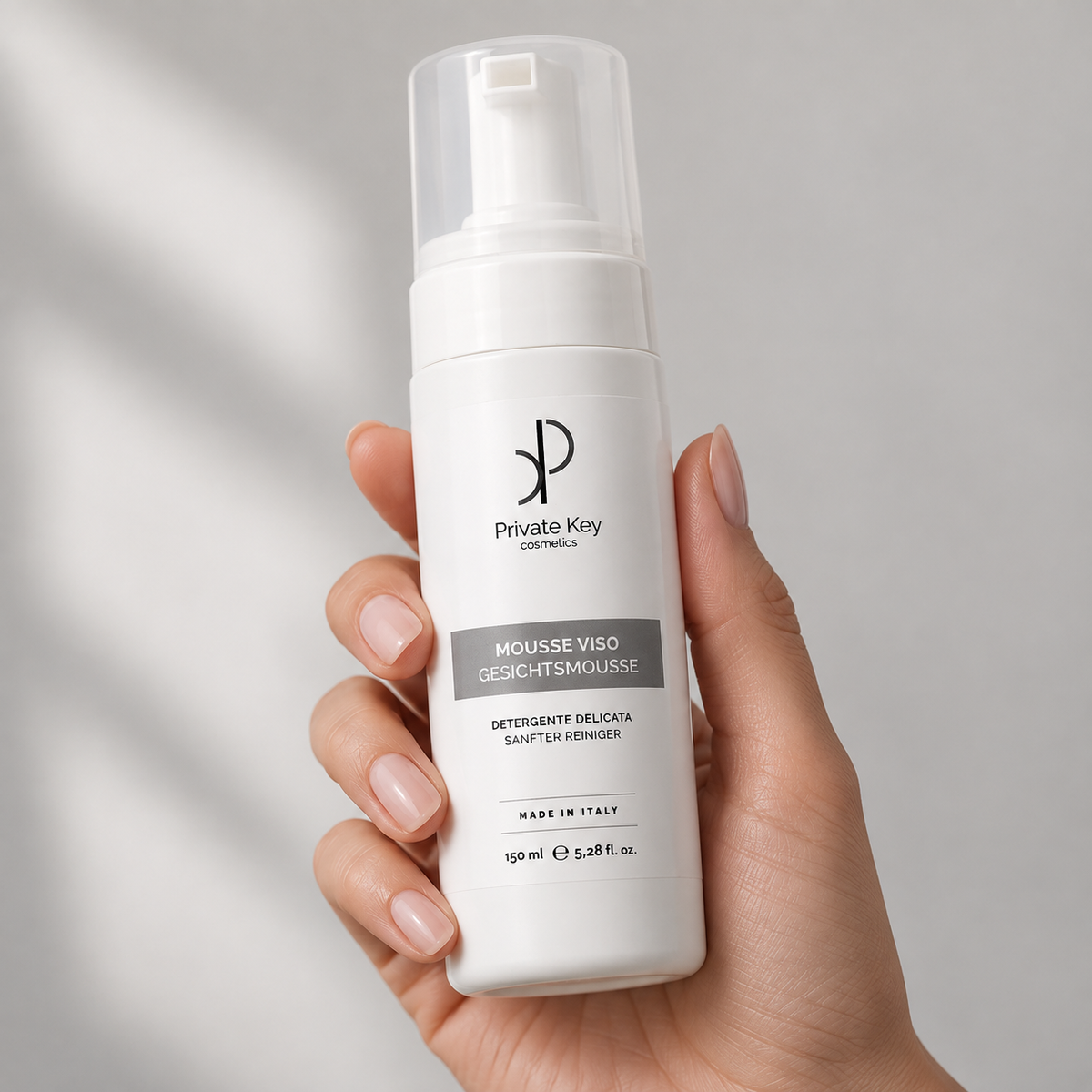 Sanfte Gesichtsmousse von Private Key Cosmetics